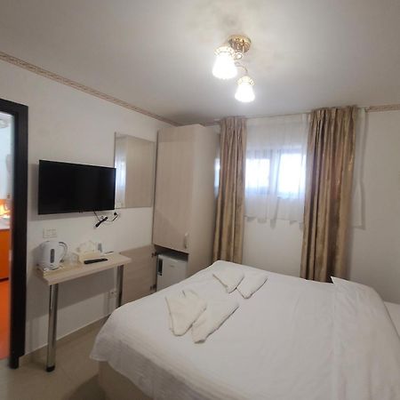 Hotel Marina 2 布加勒斯特 外观 照片
