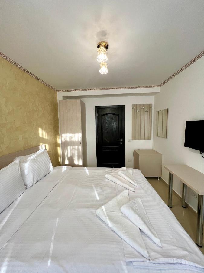 Hotel Marina 2 布加勒斯特 外观 照片