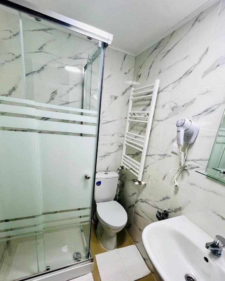 Hotel Marina 2 布加勒斯特 外观 照片