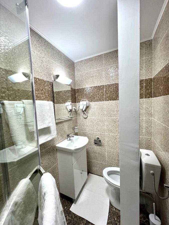 Hotel Marina 2 布加勒斯特 外观 照片