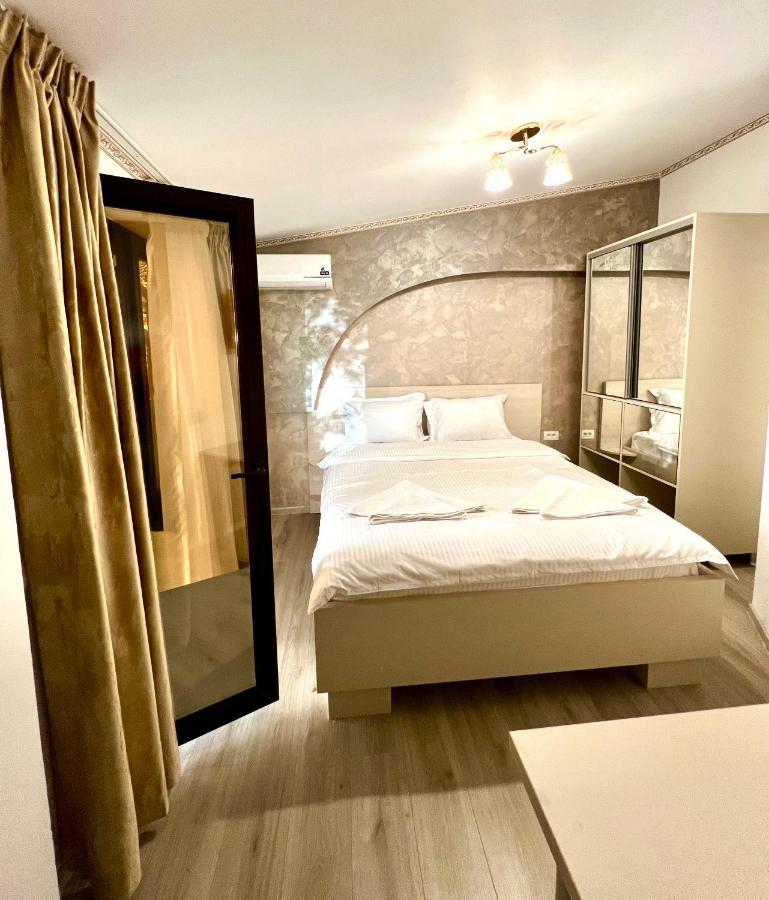 Hotel Marina 2 布加勒斯特 外观 照片