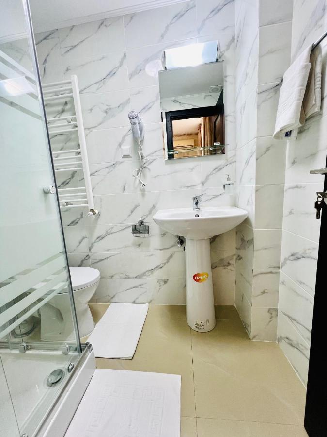Hotel Marina 2 布加勒斯特 外观 照片