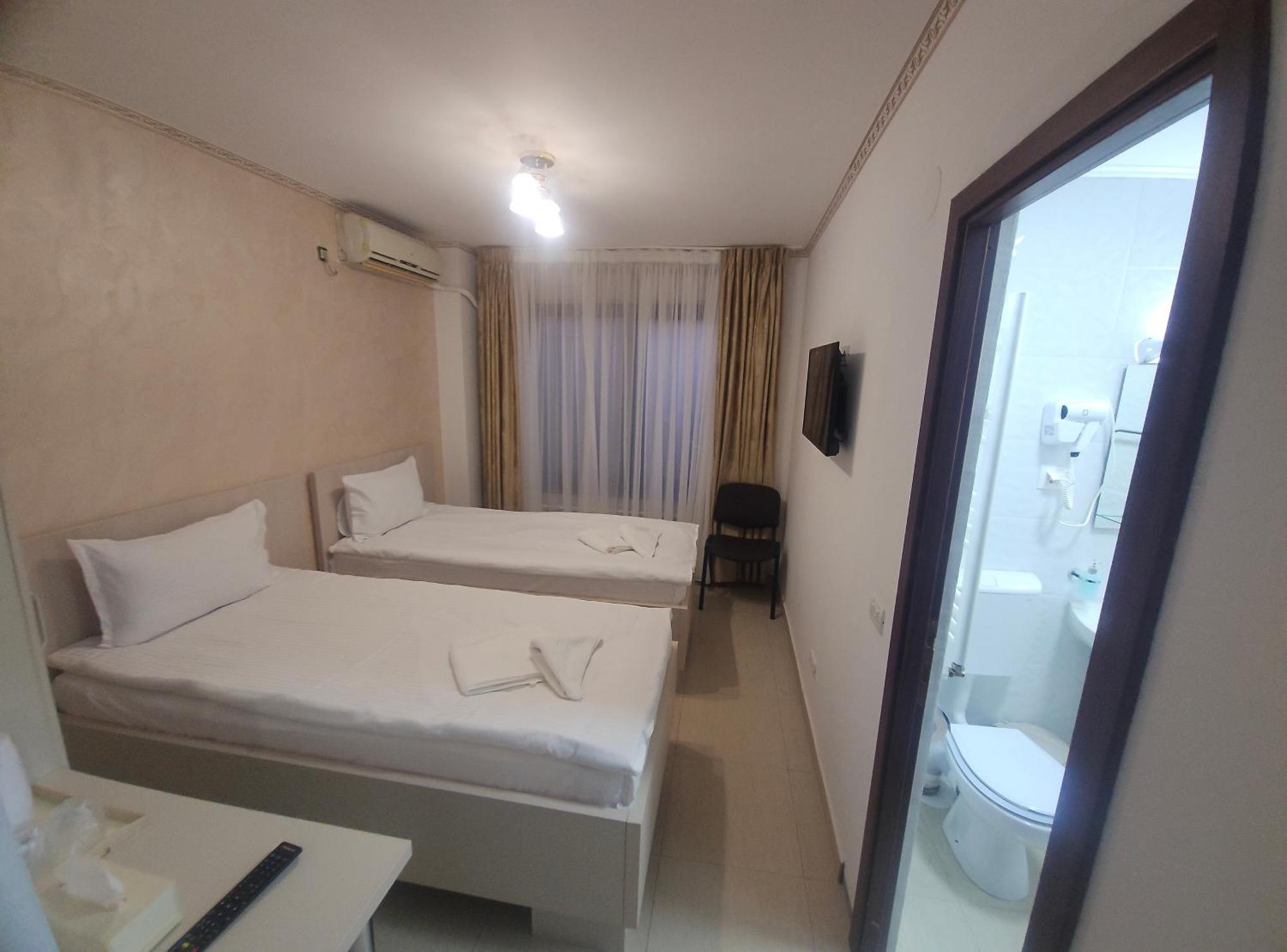 Hotel Marina 2 布加勒斯特 外观 照片