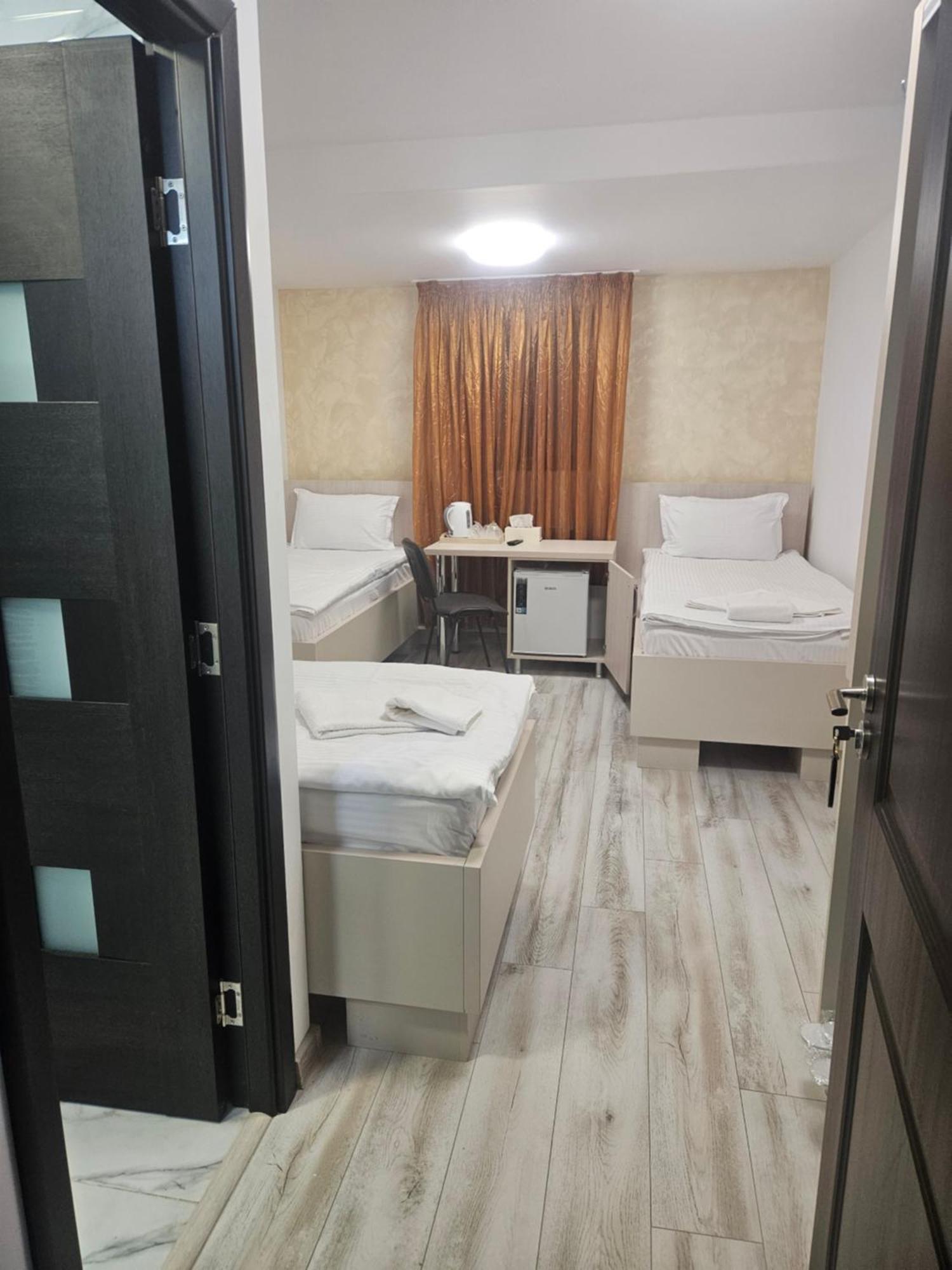 Hotel Marina 2 布加勒斯特 外观 照片